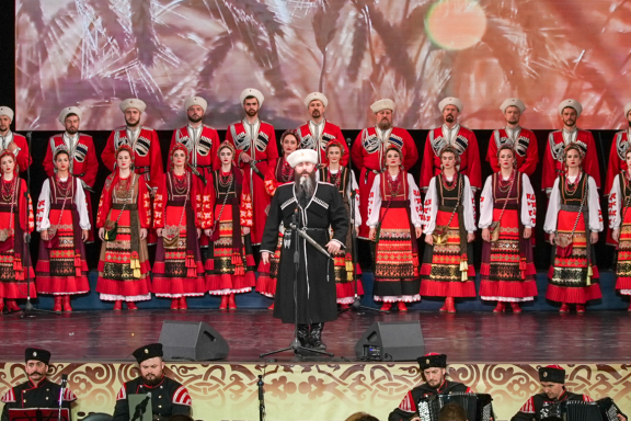 Кубанский казачий хор  «Россия, Русь! Храни себя, храни!»